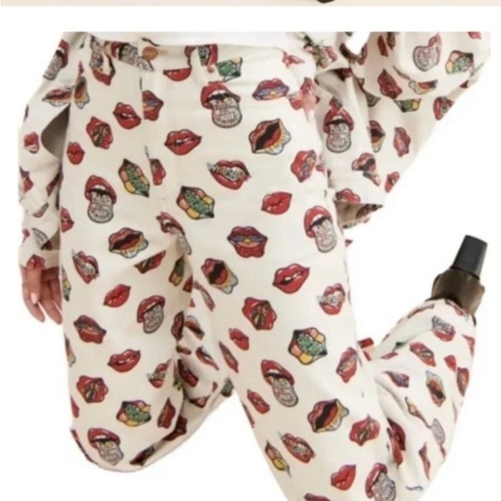 Wrangler Barrel 652 high rise read my lips Rolling Stones jeans. Size 30x31 - Picture 3 of 7